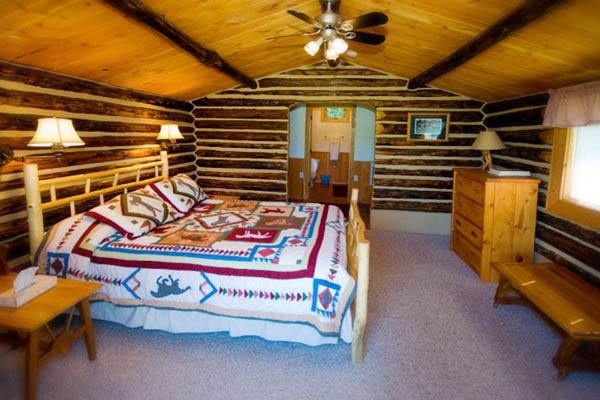 Private 1-Bedroom Cabin Bedroom