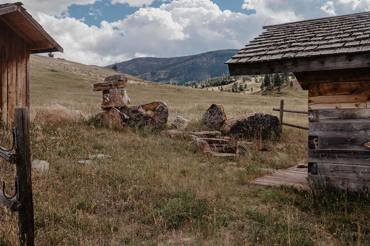 Blacktail Ranch Hogan Buildings